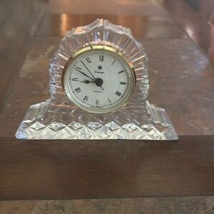 Let Crystal Cavan quartz clock; made in Germany!